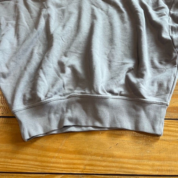 (416) *LAVENDER NIKE CREWNECK* - Picture 2 of 9